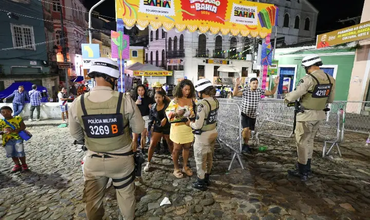 Ações para segurança e acolhimento ao turista ganham reforço no São João da Bahia do Centro Histórico de Salvador