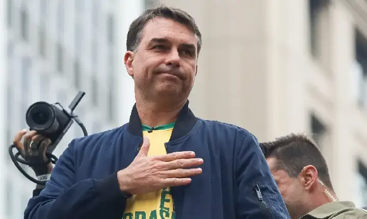 China põe vitória de Flávio no radar e monitora suas 
