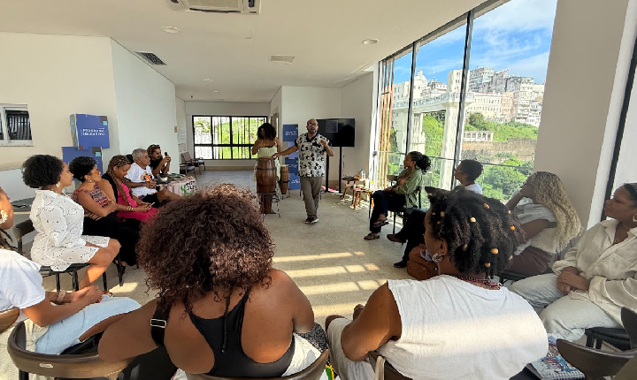 Culinária afro-baiana e saberes do dendê marcam programação educativa da Casa das Histórias e Galeria Mercado neste mês