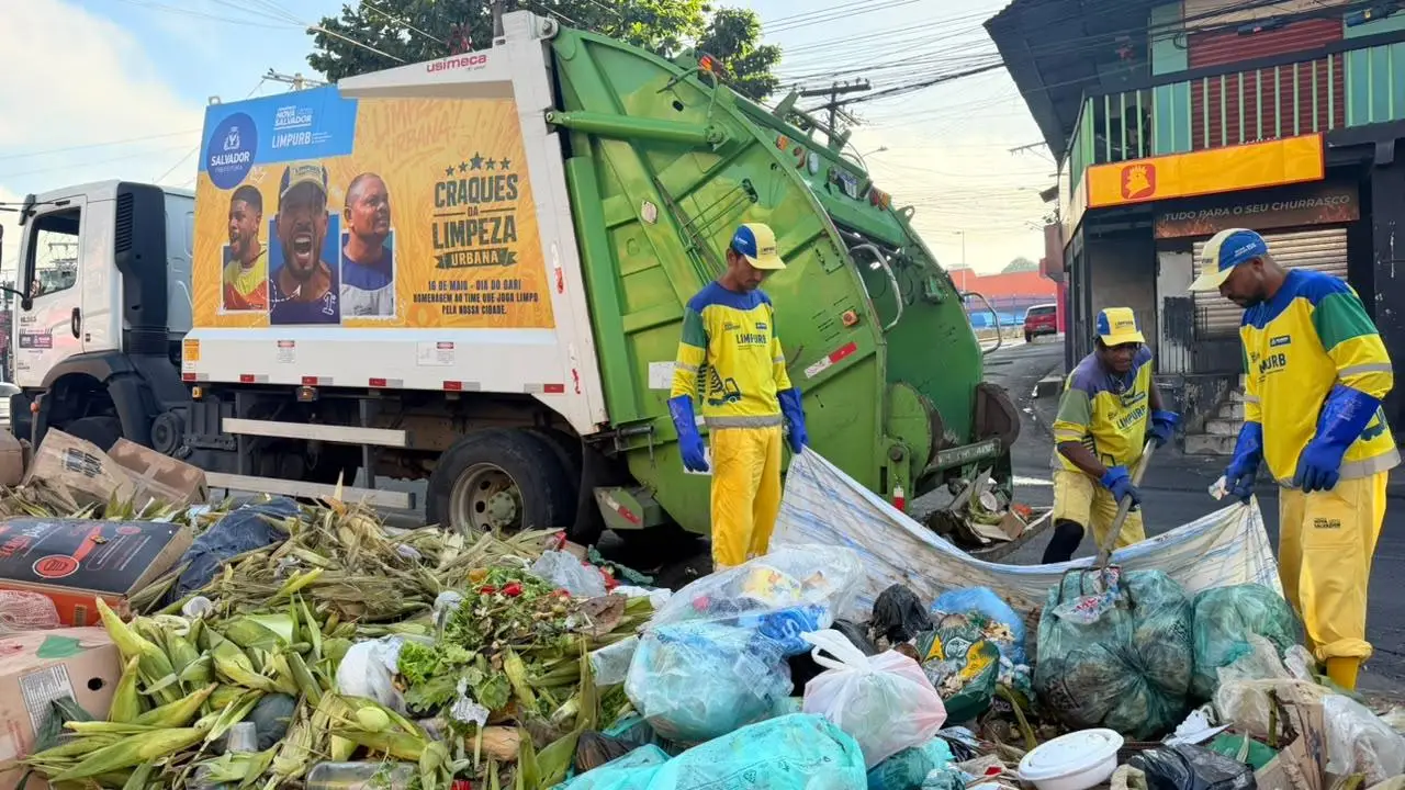 Descarte irregular de lixo dificulta a regularização do serviço de coleta em Salvador