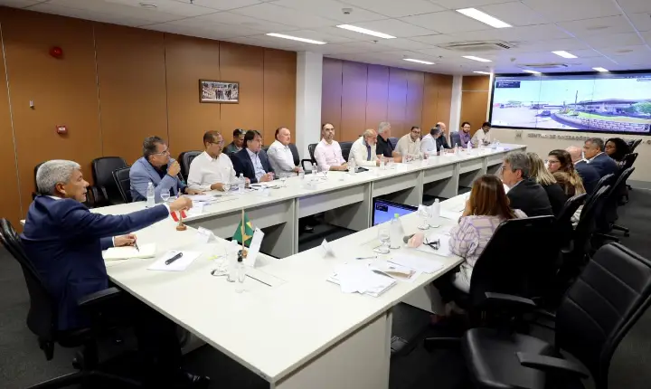 Durante reunião, Jerônimo Rodrigues reforça investimentos em saúde e áreas estratégicas para Piatã