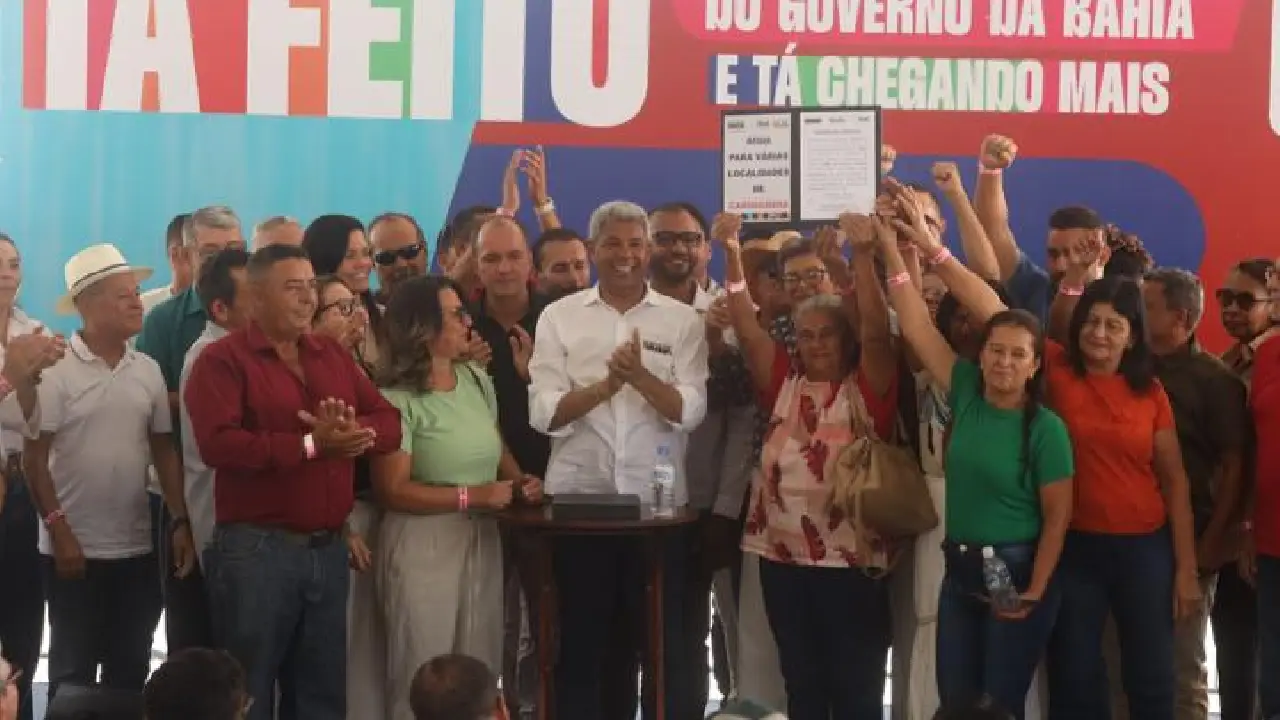 Em Carinhanha, Jerônimo Rodrigues autoriza obra de abastecimento de água pelo Novo PAC
