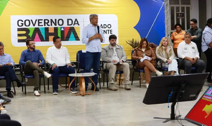 Em Senhor do Bonfim, governador se reúne com empresários e lideranças para discutir investimentos para o município