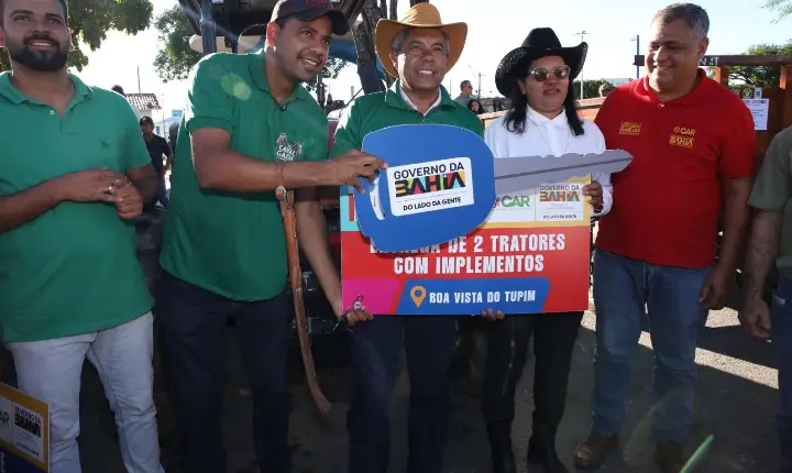 Entrega de equipamentos agrícolas fortalece o desenvolvimento rural de Boa Vista do Tupim