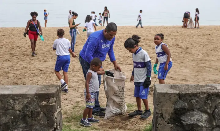 Escola municipal promove atividades de conscientização na Ribeira pelo Dia da Cultura Oceânica