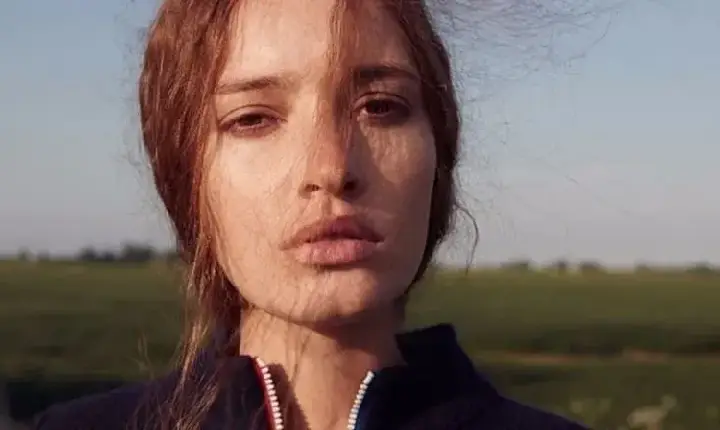Giane Alves, modelo descoberta em posto de gasolina, morre aos 32 anos