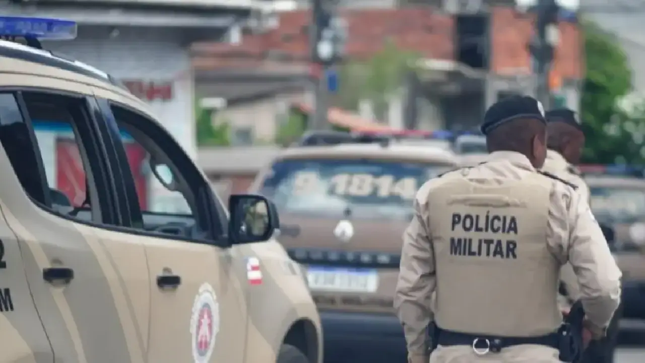 Homem é preso em flagrante por esfaquear tia da ex-companheira em Salvador após término de relacionamento