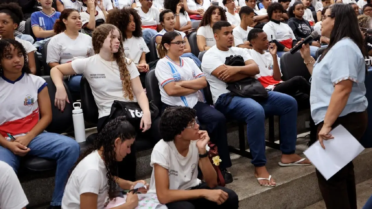 I Circuito Enem mobiliza estudantes de três escolas estaduais em Salvador