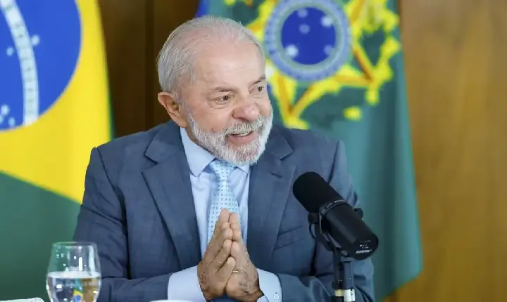 Lula sanciona aumento de 5,4% do piso salarial de professores