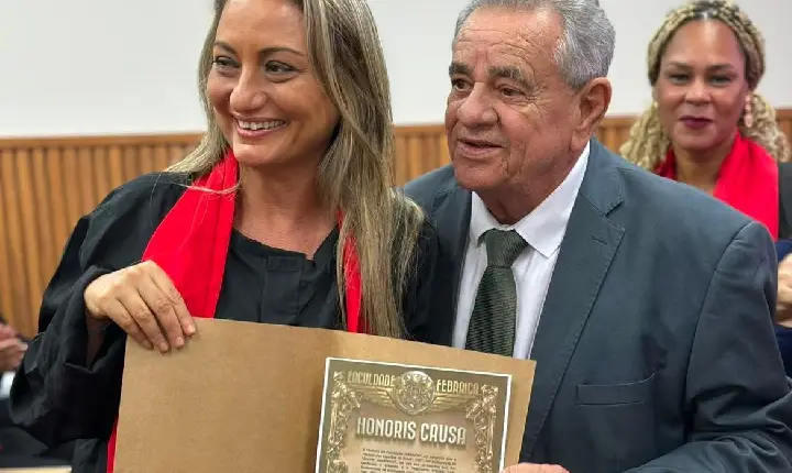 Luzia Moraes é homenageada com o título de Doutora Honoris Causa na ALBA