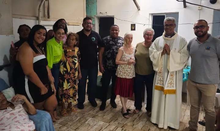Mês das Mães Solidário: Servidores da Secom entregam arrecadações para idosas do Lar Elizabete