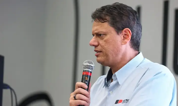 Paraná Pesquisas: Tarcísio lidera todos os cenários ao governo de SP