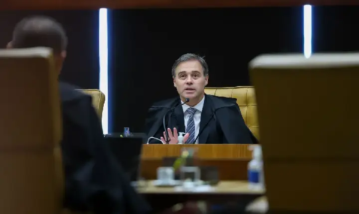 PF pediu aval de Mendonça para obter repasses de Vorcaro a pessoas com foro