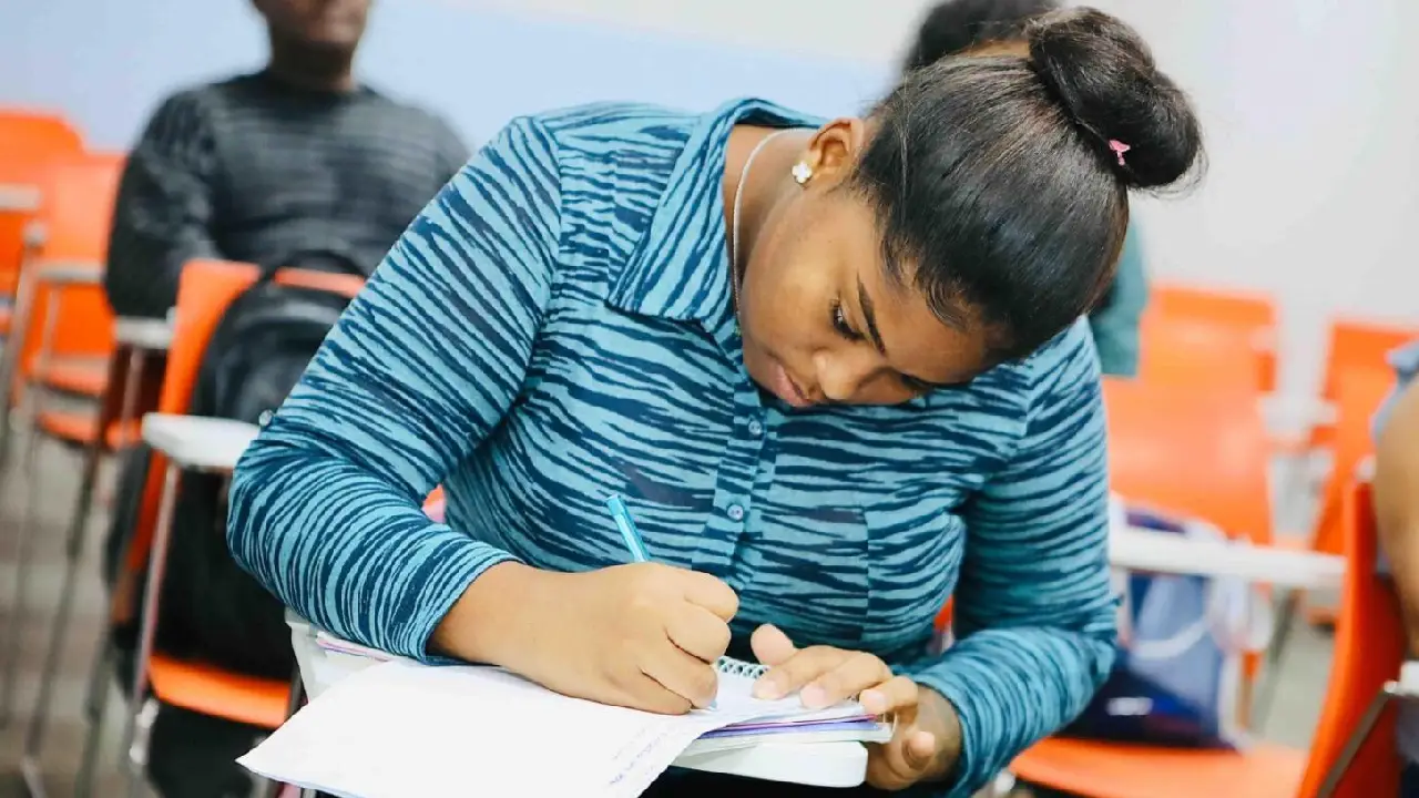 Prefeitura abre 105 vagas em cursos gratuitos de qualificação com foco na inclusão feminina e setor logístico