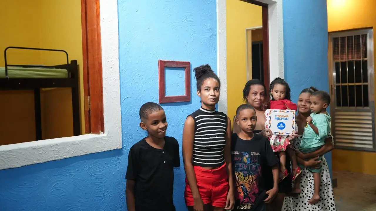 Prefeitura entrega 200 casas reformadas na Boca do Rio pelo programa Morar Melhor