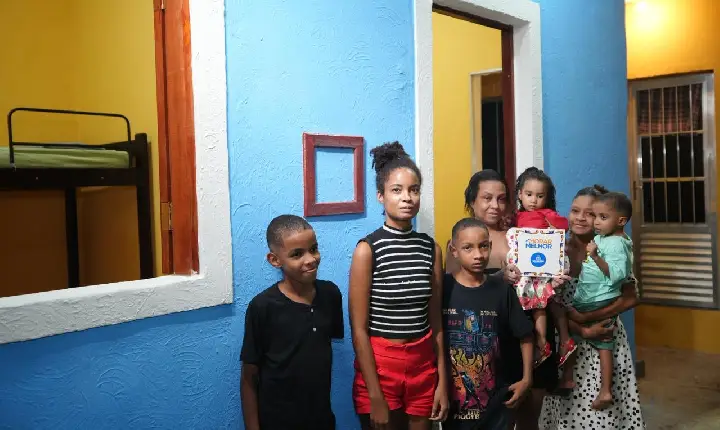 Prefeitura entrega 200 casas reformadas na Boca do Rio pelo programa Morar Melhor