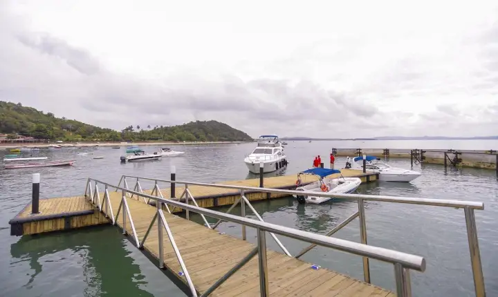 Prefeitura entrega pacote de obras de infraestrutura com requalificação de terminal hidroviário e novo centro gastronômico em Ilha dos Frades