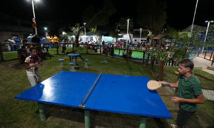 Prefeitura entrega praça requalificada em Paripe com mais opções de lazer para moradores do Subúrbio