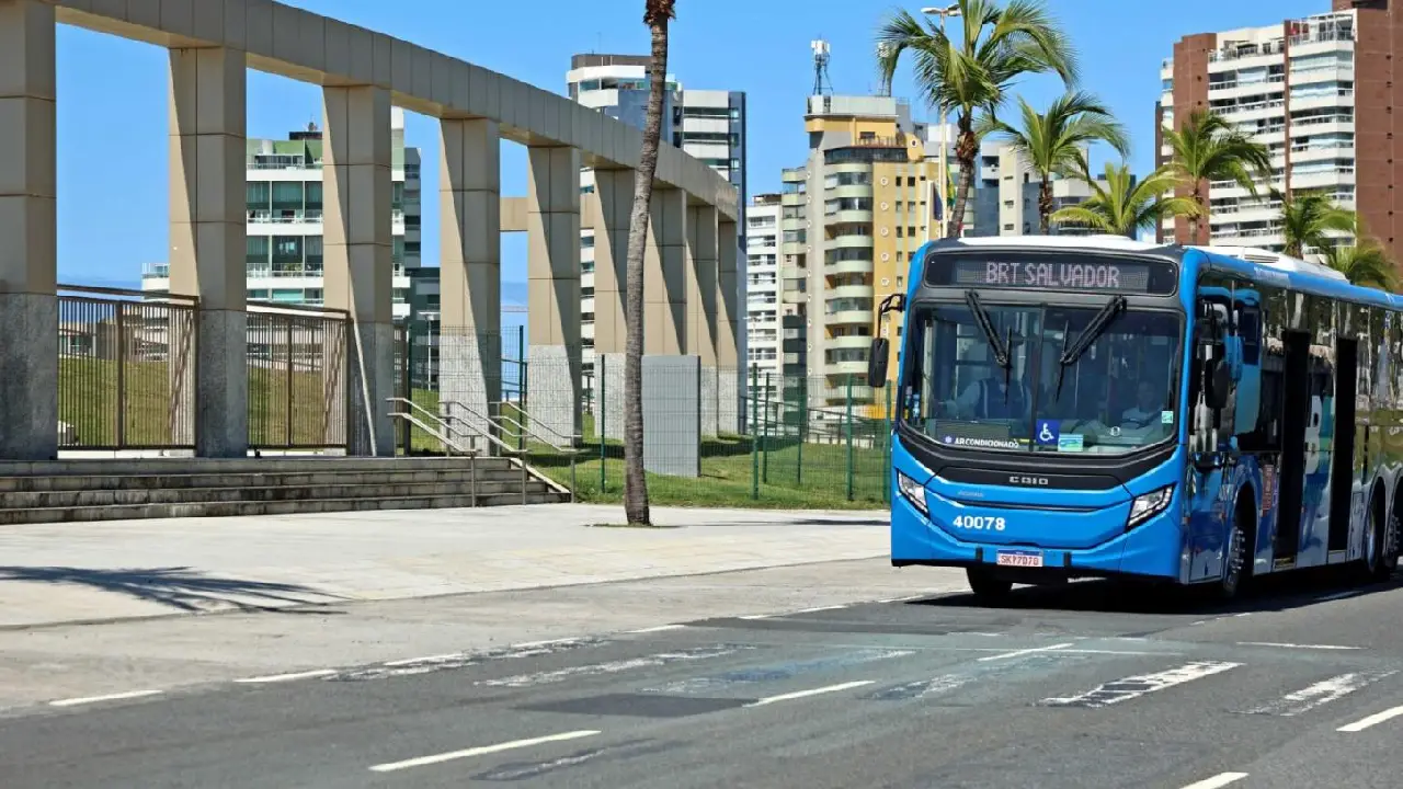 Prefeitura inicia operação da linha B6 do BRT para ligar a Estação da Lapa a Patamares