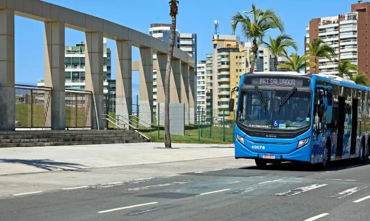 Prefeitura inicia operação da linha B6 do BRT para ligar a Estação da Lapa a Patamares