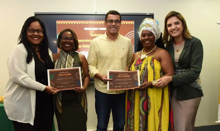 Prefeitura promove seminário sobre políticas públicas para mulheres e homenageia servidoras negras em Salvador