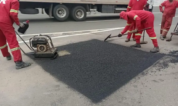 Prefeitura realiza operação permanente de manutenção urbana em Salvador com ações preventivas e corretivas