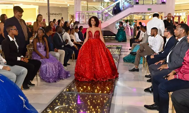 Projeto ‘Brilha, Menina’ realiza sonho de 26 adolescentes com festa de 15 anos em Salvador