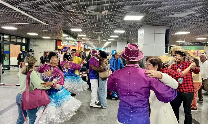 Receptivo junino da Setur-BA acolhe turistas e fortalece experiência de quem chega para o São João da Bahia