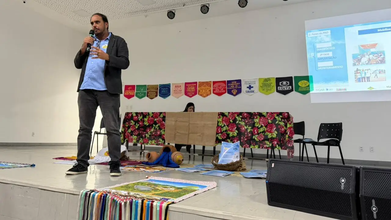 Sema debate acesso à água e convivência com o Semiárido durante encontro do Programa Água Doce
