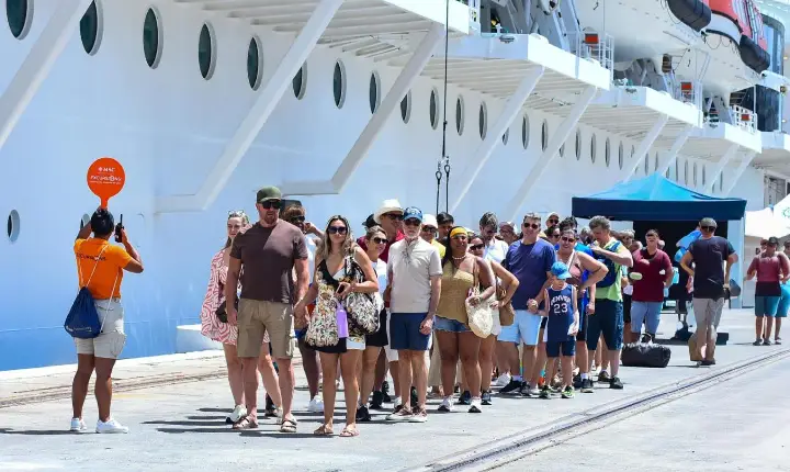 Temporada de cruzeiros 2025/2026 registra mais de 170 mil passageiros em Salvador