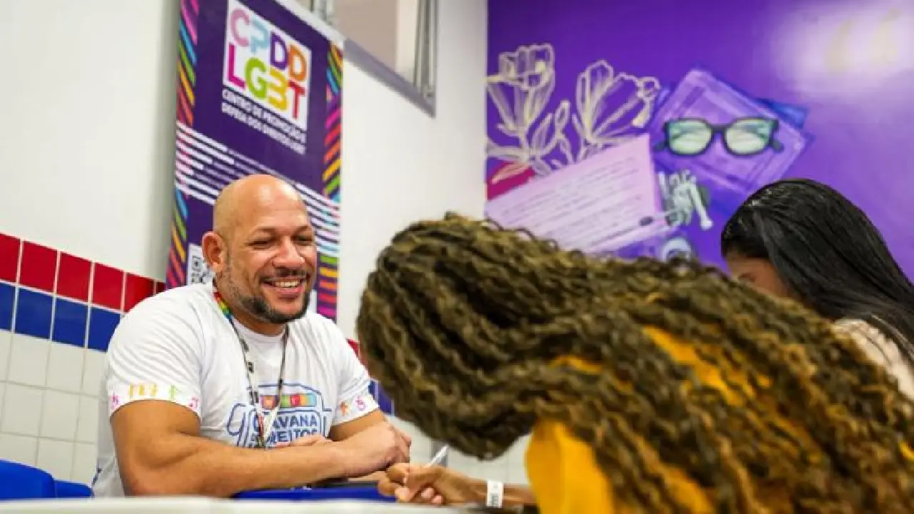Terminal de Ônibus de Pituaçu recebe Caravana da Diversidade com serviços gratuitos e mobilização em defesa dos direitos LGBTQIAPN+