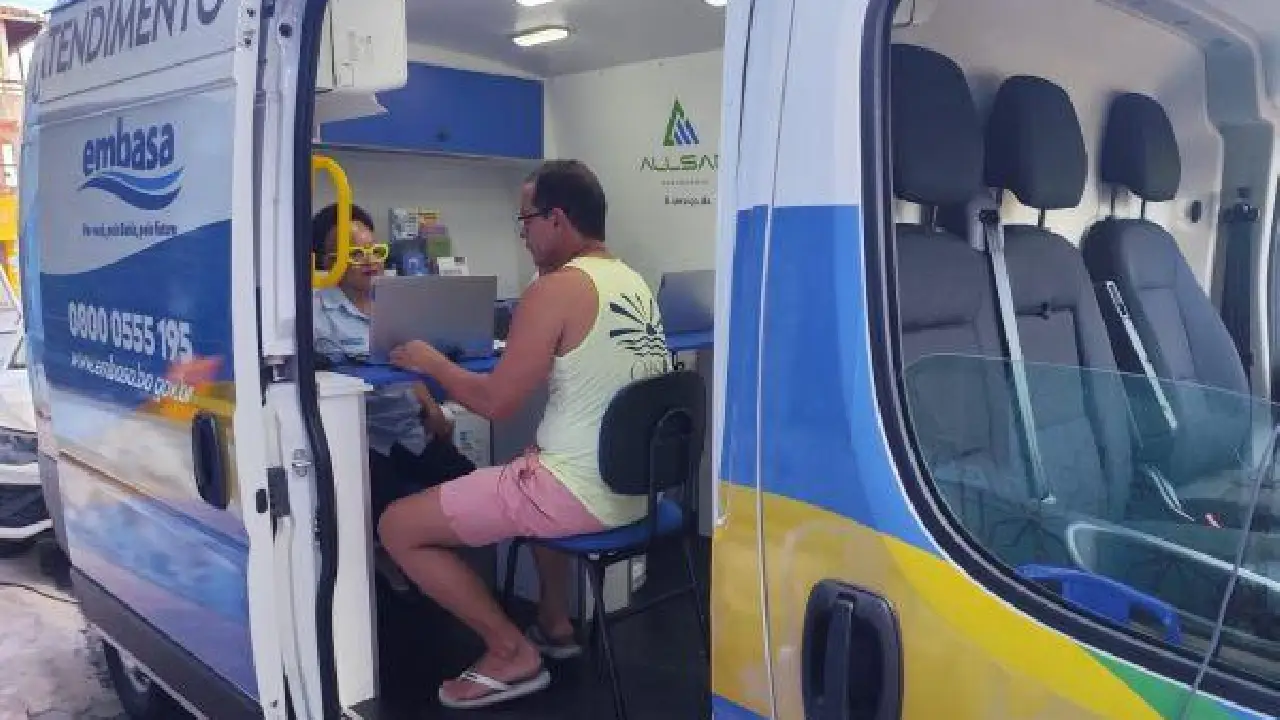 Unidade móvel da Embasa atende moradores da Mata Escura