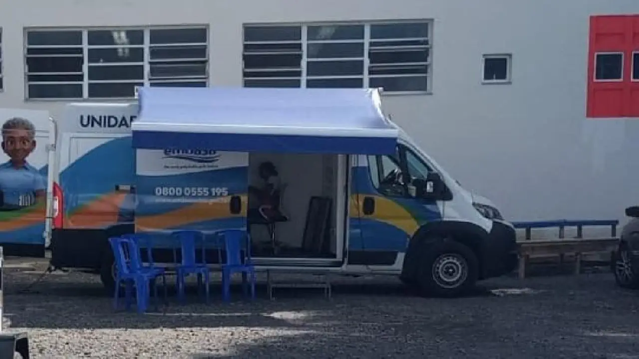 Unidade móvel da Embasa atende moradores de Salvador e Santo Amaro