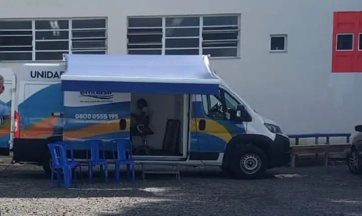 Unidade móvel da Embasa atende moradores de Salvador e Santo Amaro