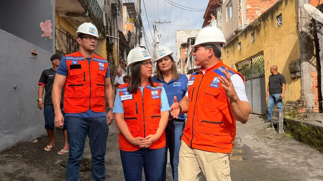 Vice-prefeita acompanha assistência a famílias e reforça atuação integrada da Prefeitura após desabamento em Pirajá