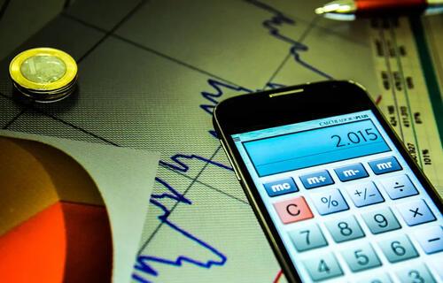 Atividade econômica cresce 0,01% em abril, revela Banco Central