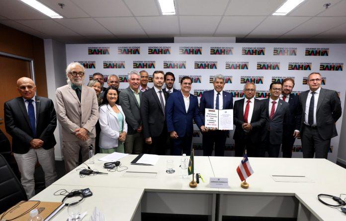 Governo do Estado firma protocolo para instalação de fábrica de placas solares em Camaçari