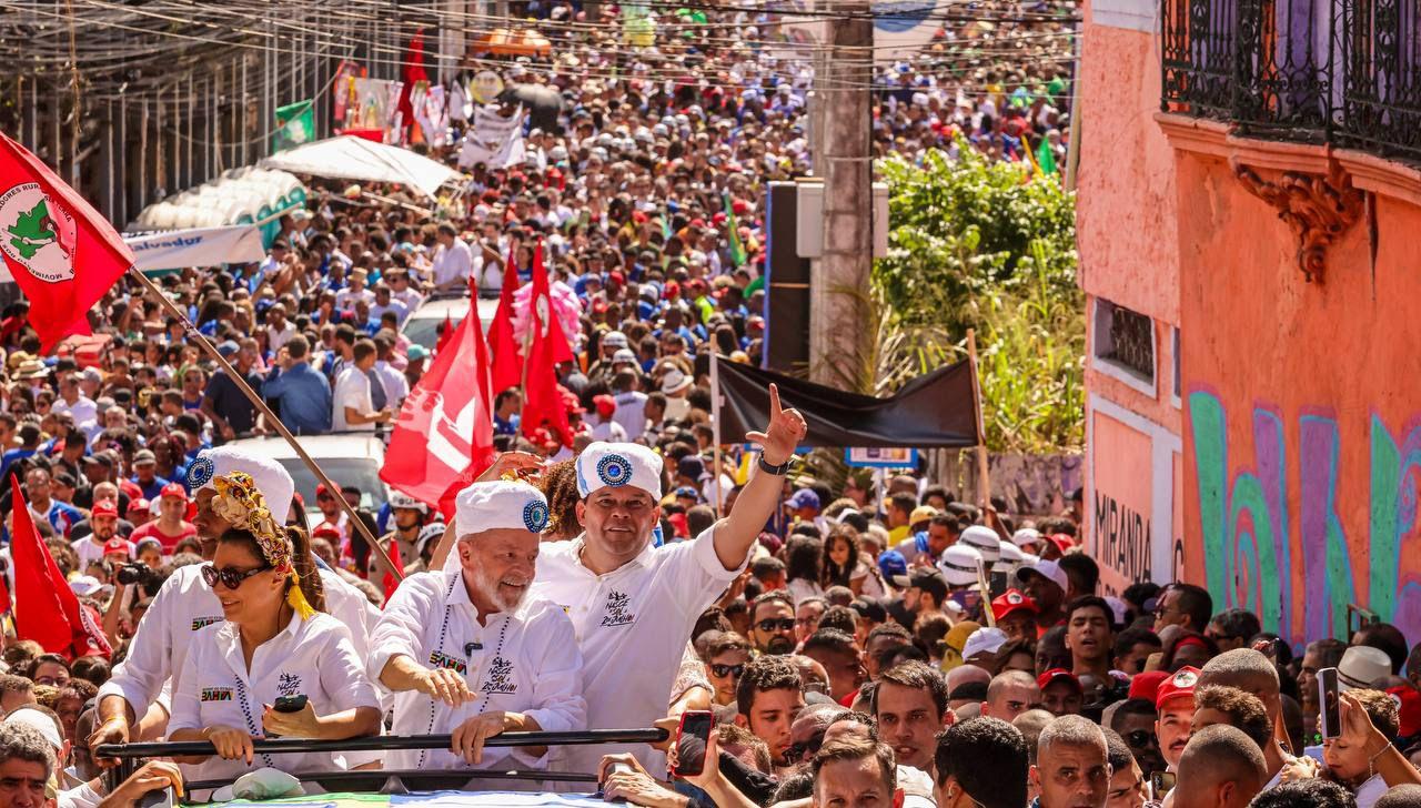 Mais uma vez, Lula se une a Jerônimo na maior festa cívica da Bahia