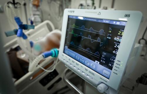 Aumentam hospitalizações por Covid-19 entre idosos