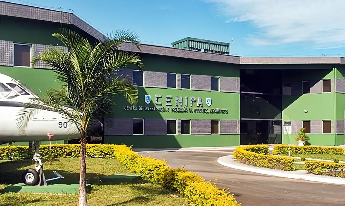 Cenipa está com caixas-pretas da aeronave que caiu no interior de SP