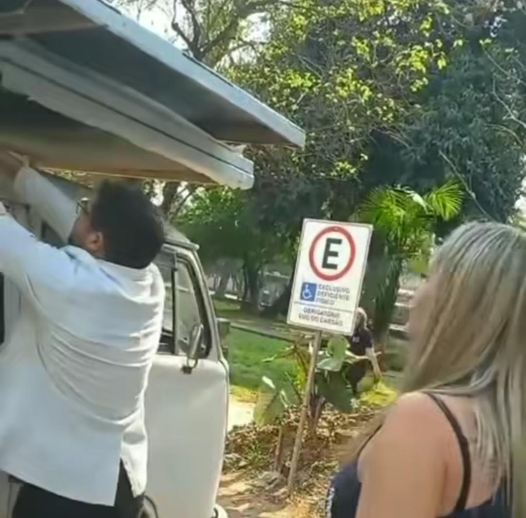 O Moab Movimento Orgulho Autista Brasil, e o Projeto Angelina Luz enviam Nota de Repúdio aos Republicanos