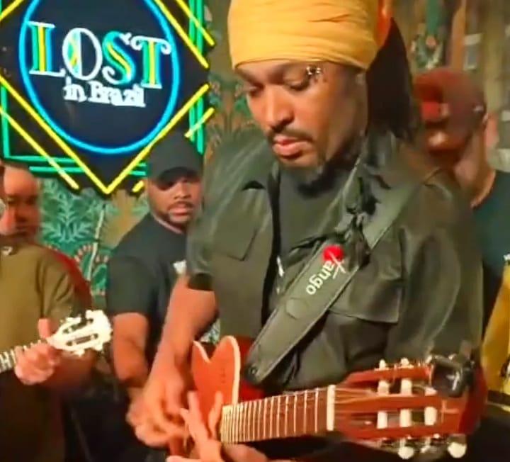 Cantor Paulo Marcos inicia tour pela Inglaterra com sucesso absoluto