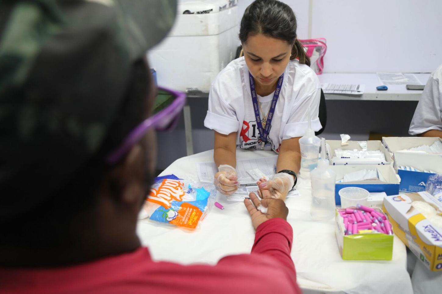 Prefeitura intensifica ações de prevenção combinada ao HIV durante dezembro