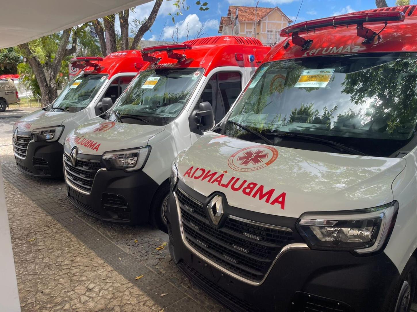 Samu Salvador recebe novos veículos para renovação da frota