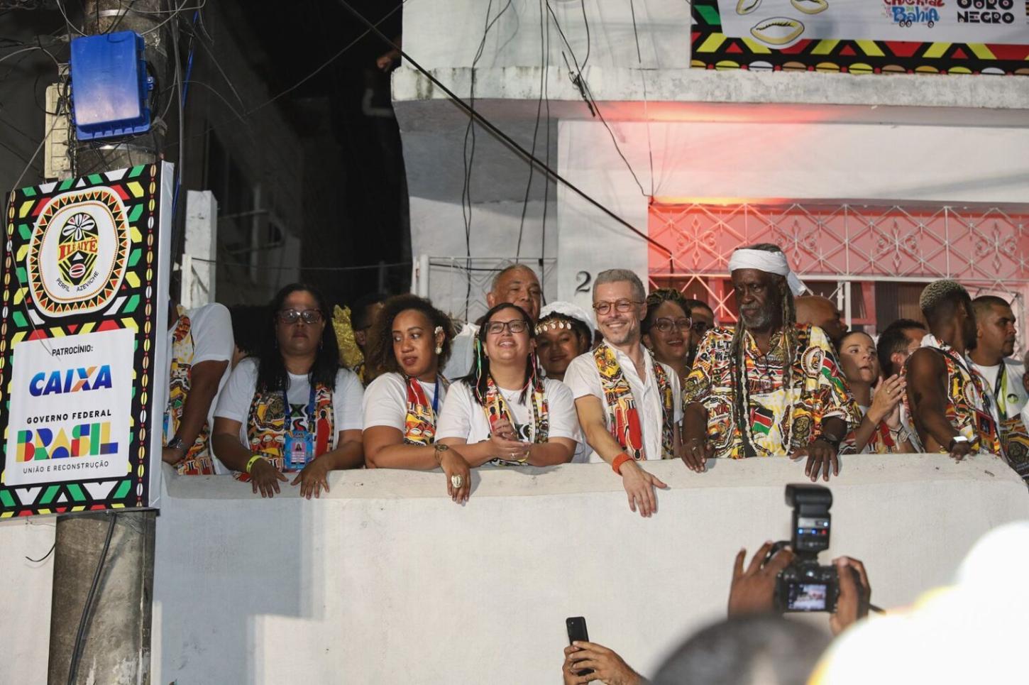 Vice-prefeita participa da tradicional saída do Ilê Aiyê e ressalta requalificação da Senzala do Barro Preto