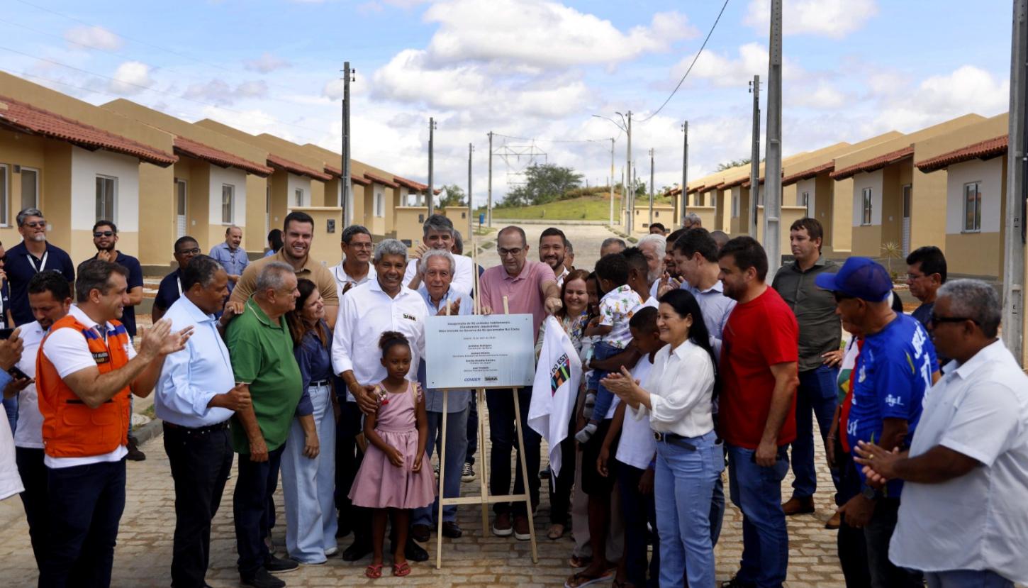 Governador entrega de 95 unidades habitacionais do Minha Casa, Minha Vida Bahia e nova escola de tempo integral em Jequié