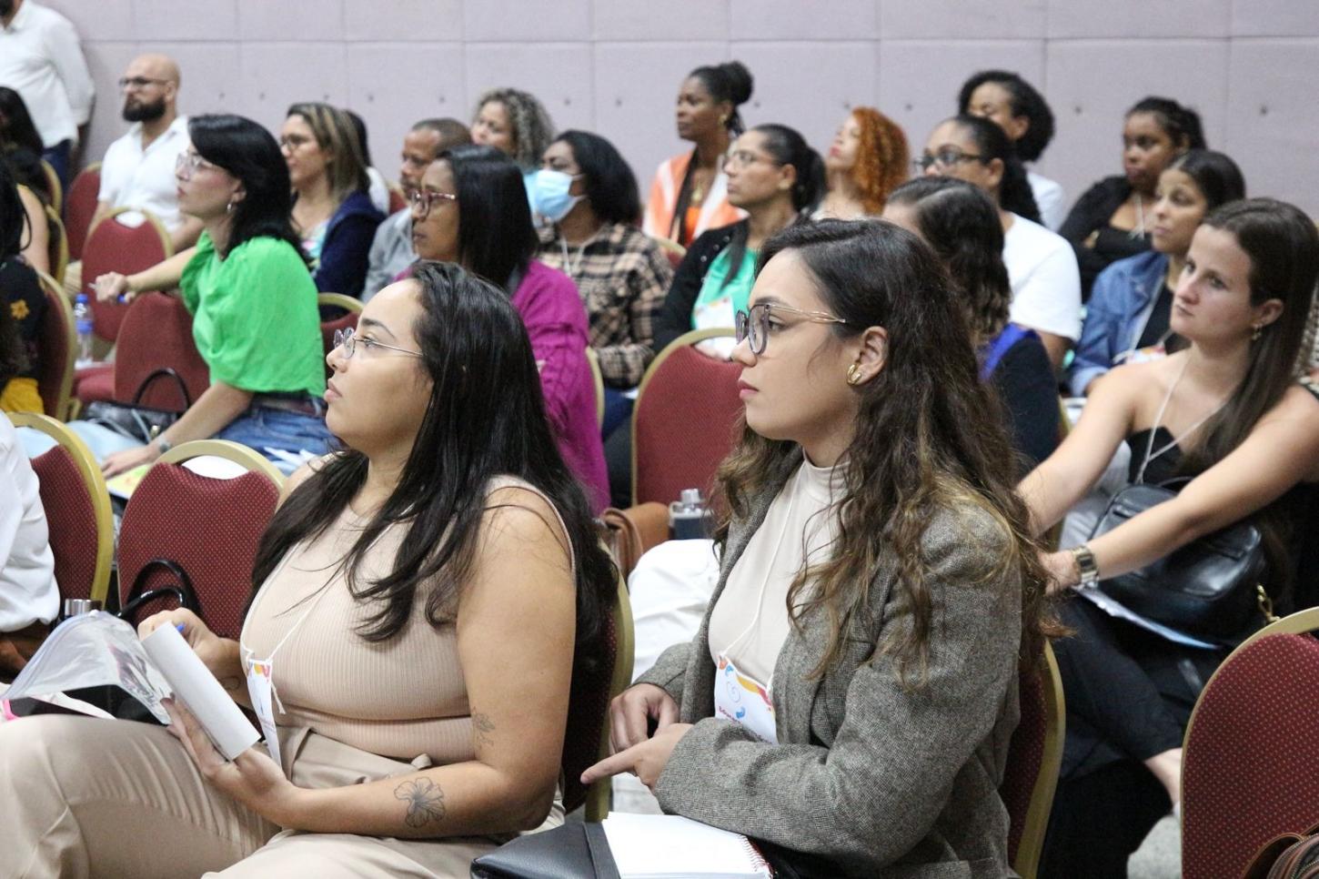 Psicólogos e assistentes sociais atuarão para garantir permanência de estudantes e combater a evasão escolar
