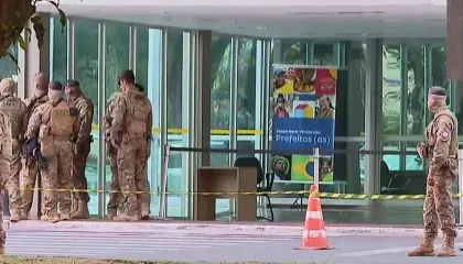 Suspeita de bomba em frente a ministério mobiliza polícia em Brasília