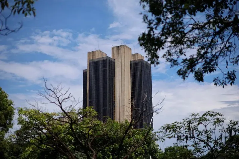 BC vende US$ 1 bi em dois leilões de linha