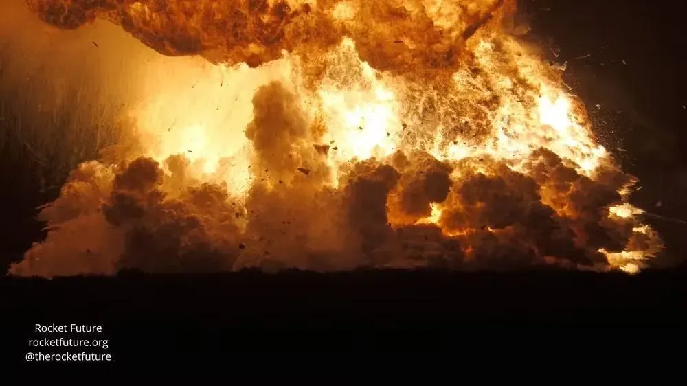 Foguete da SpaceX explode durante teste